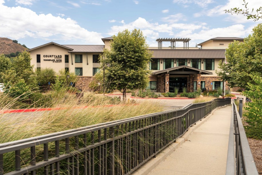 Courtyard & TownePlace Suites by Marriott